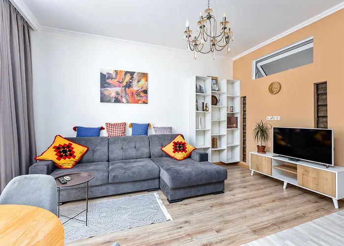 Le Home - Cozy 2 Bedroom Apartment In Saburtalo