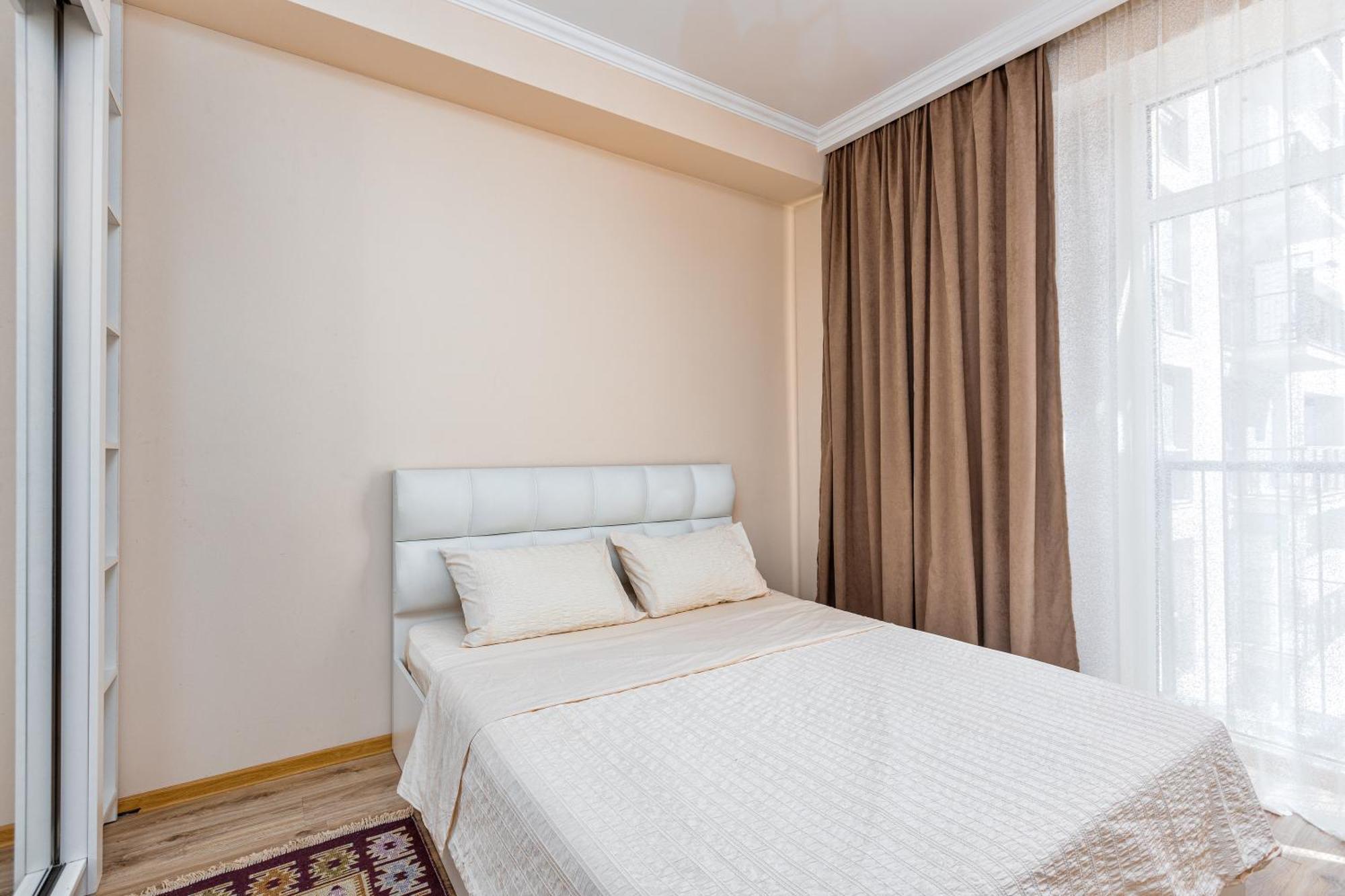 Le - Cozy 2 Bedroom In Saburtalo Апартаменты Тбилиси