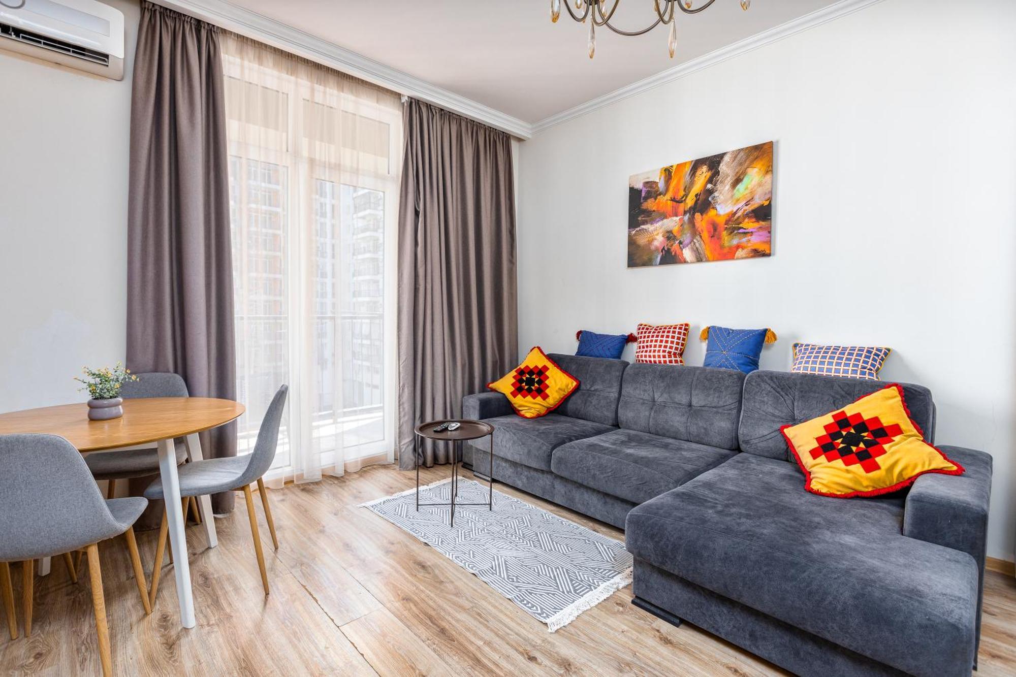 Le - Cozy 2 Bedroom In Saburtalo Апартаменты *